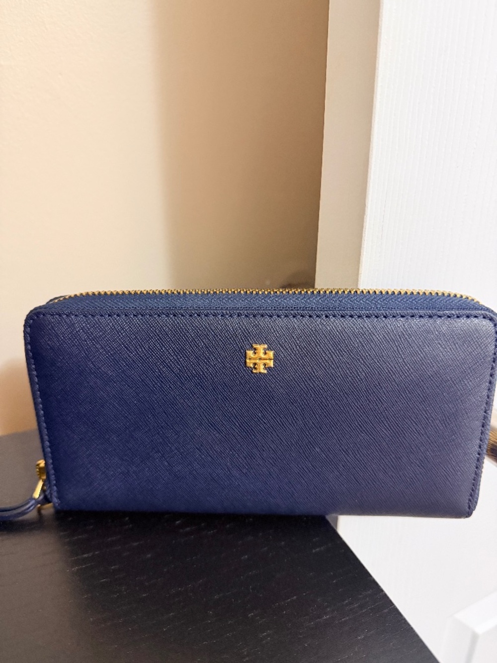Navy Tory Burch card holder